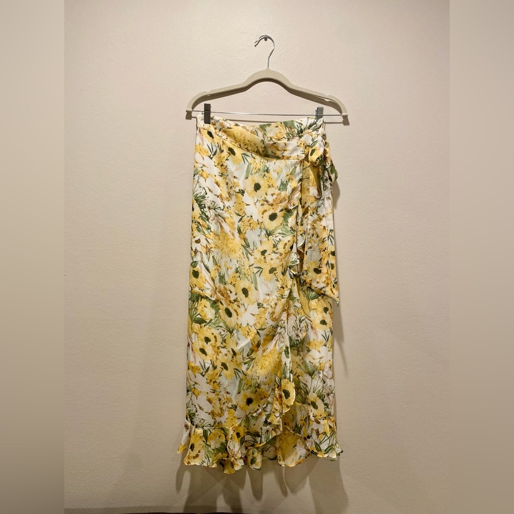 *FINAL SALE MAKE OFFER* 
NWT LUSH floral maxi wrap skirt